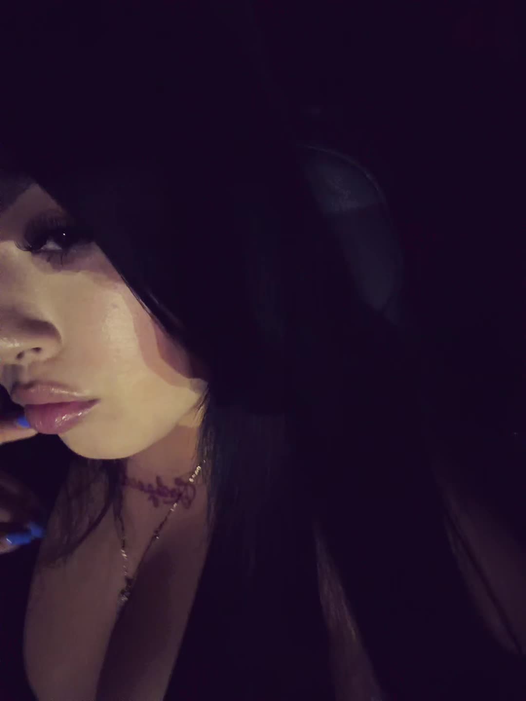 @b🍒