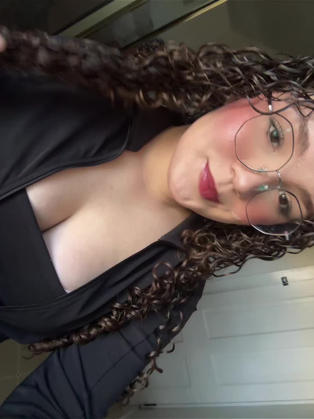 @️