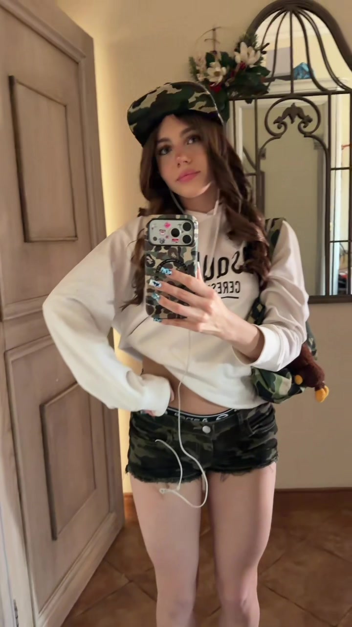 @monclershagirll