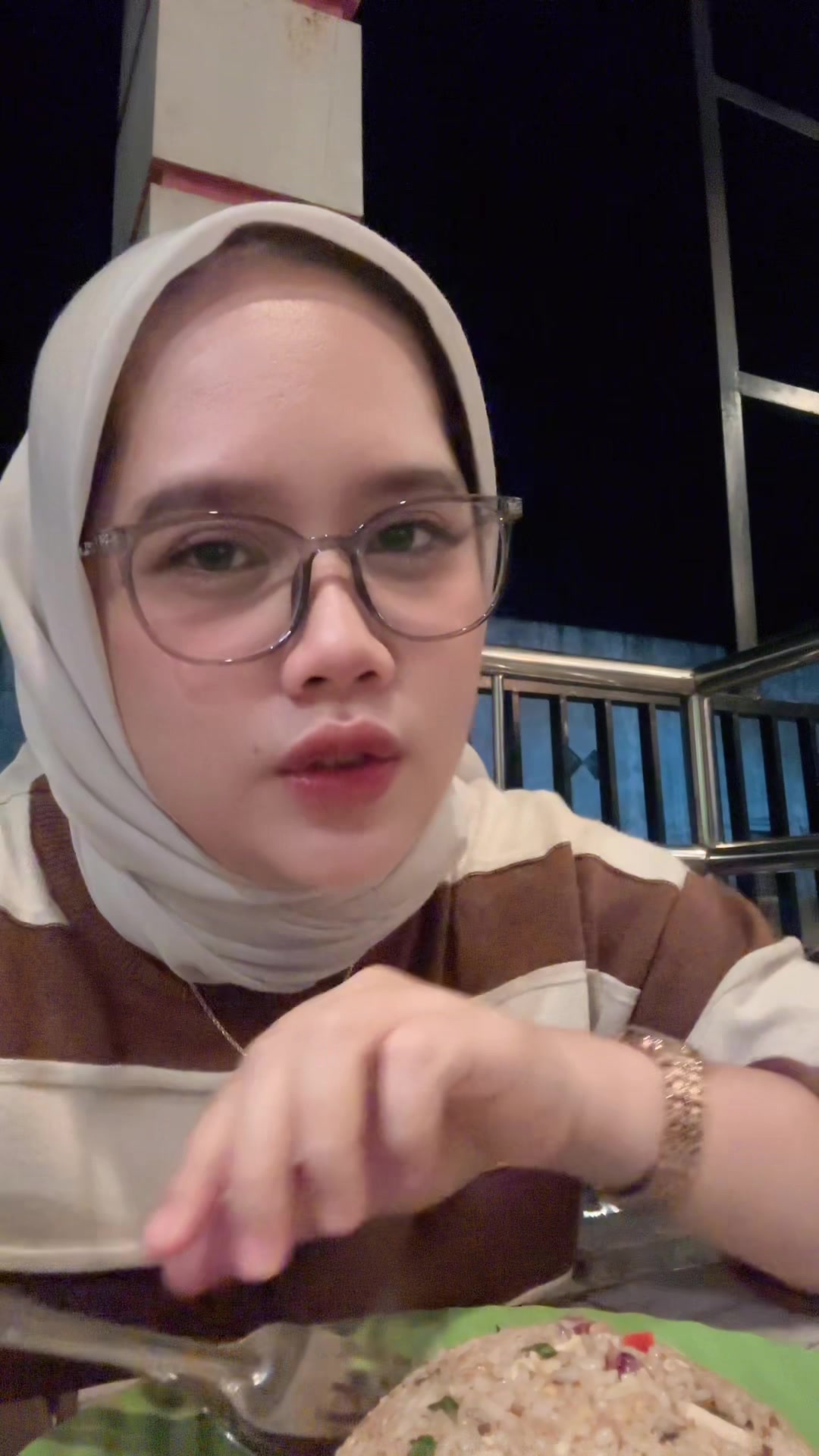 @Riswa️🐝