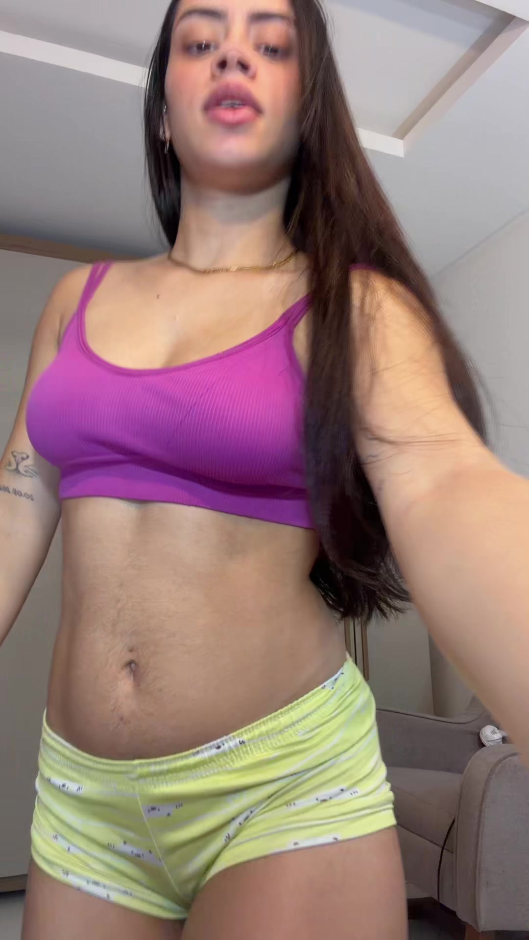 @MONIQUE