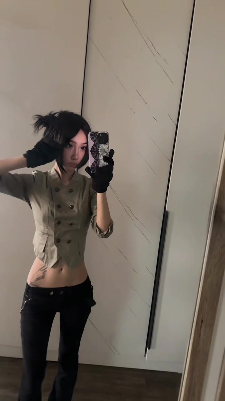 @Desperategirlkisser