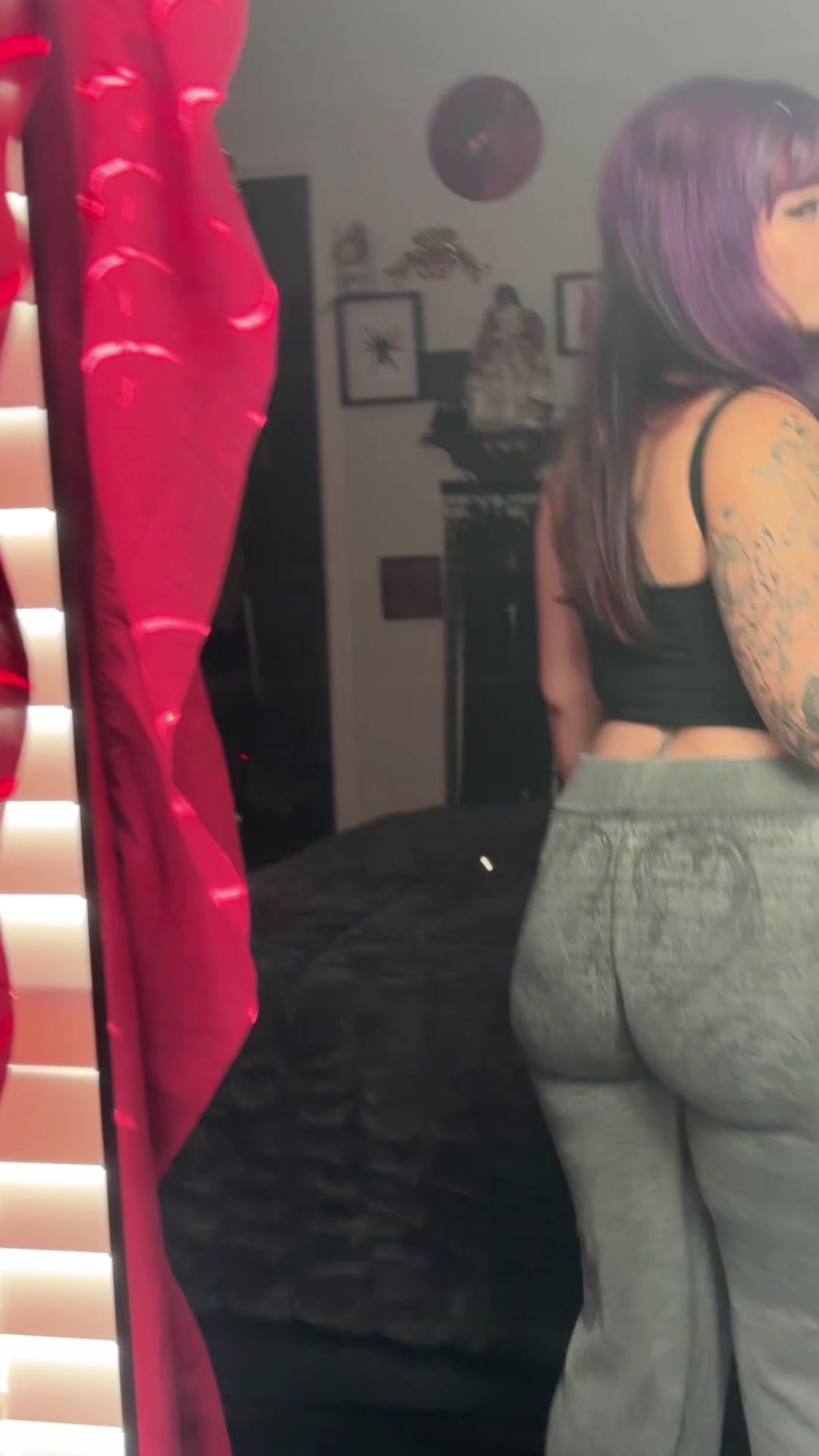 @JaneSpookyHot