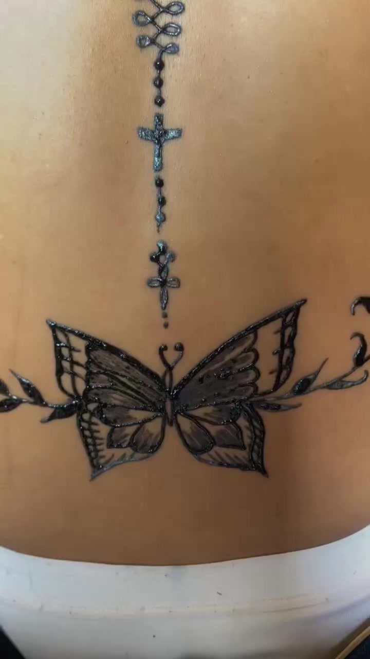 @Raheenahs.Henna