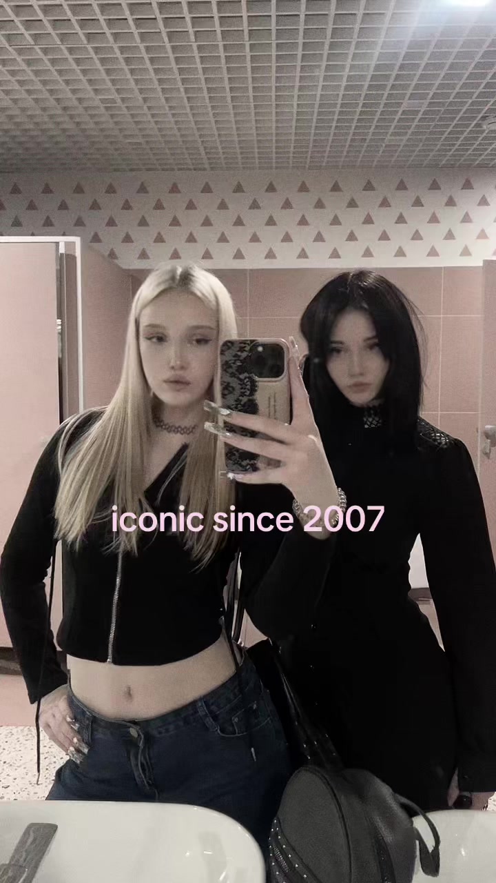 @🖤