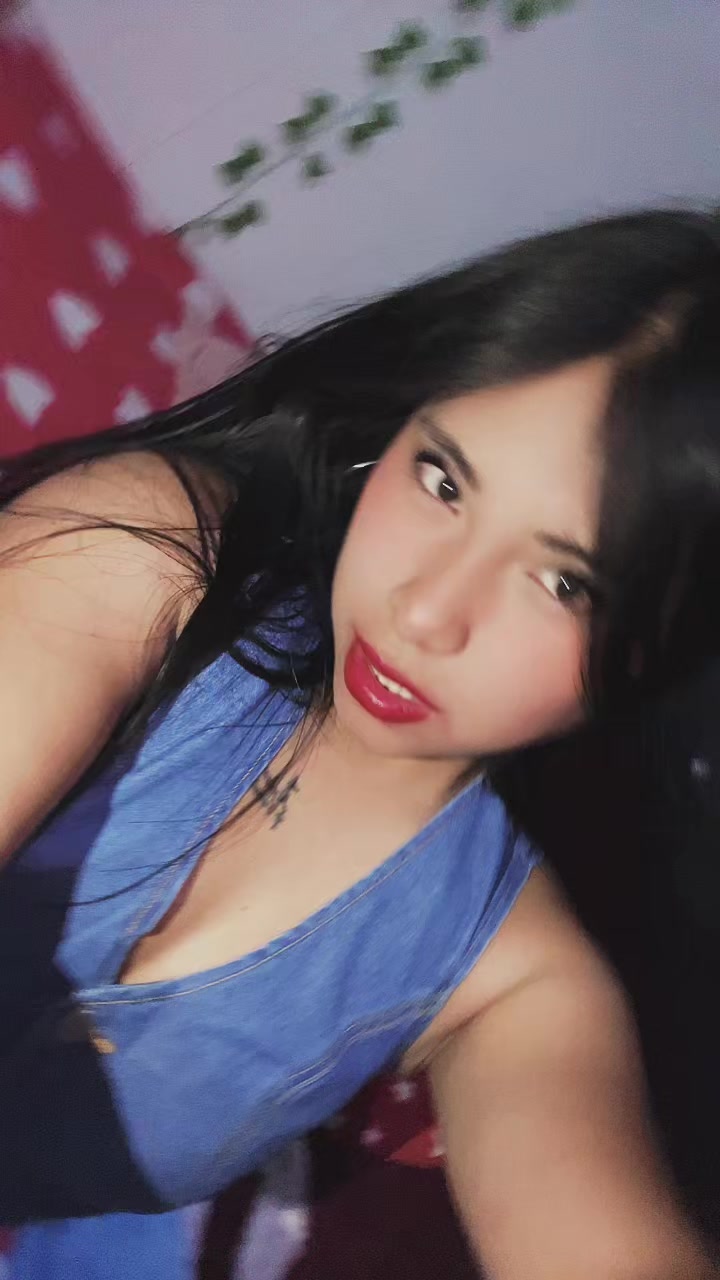 @oliviaarenaz