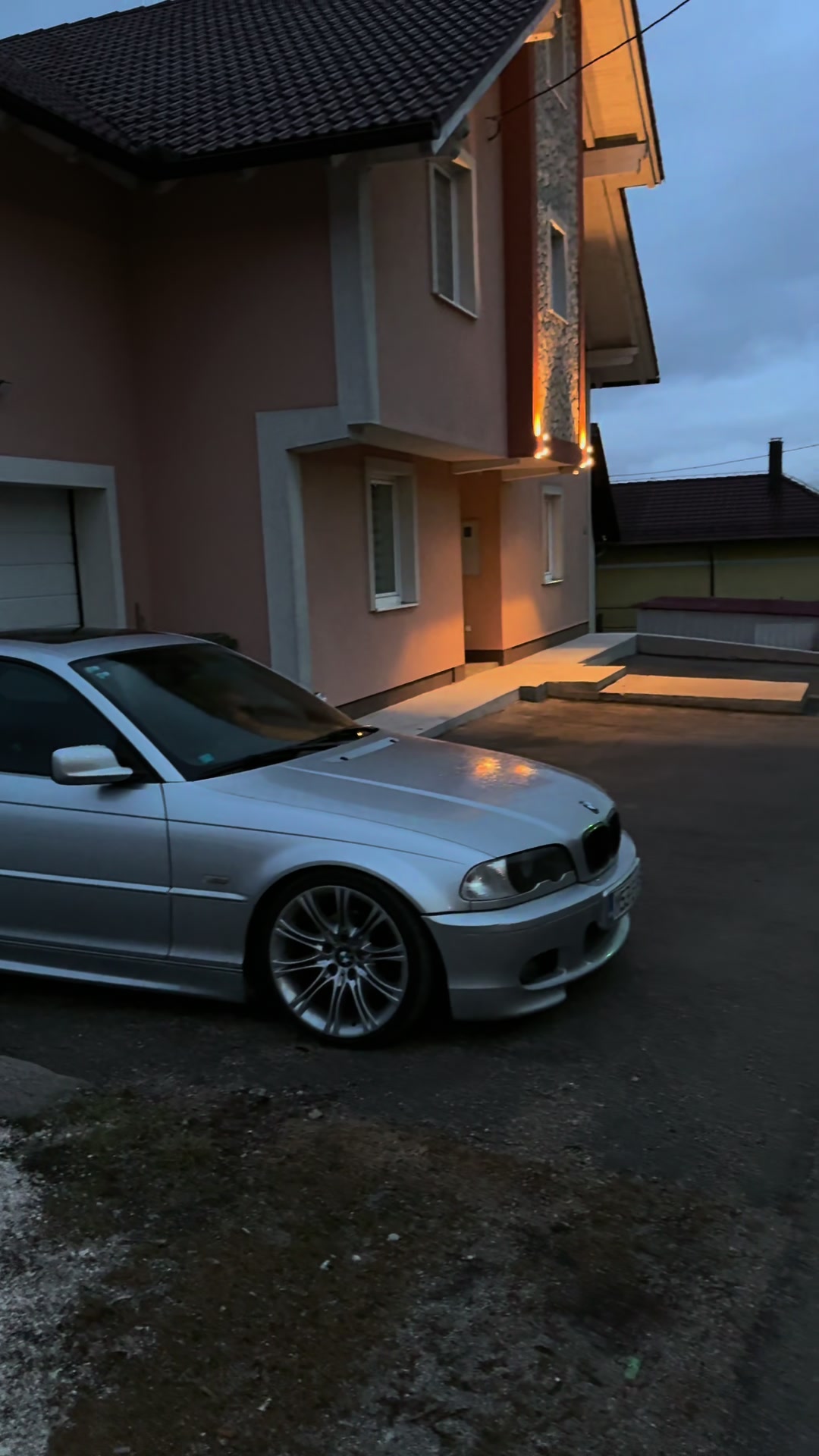 @domi.m57