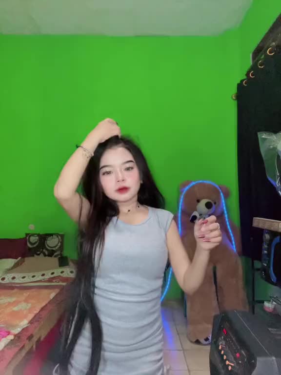 @Moniccc26__