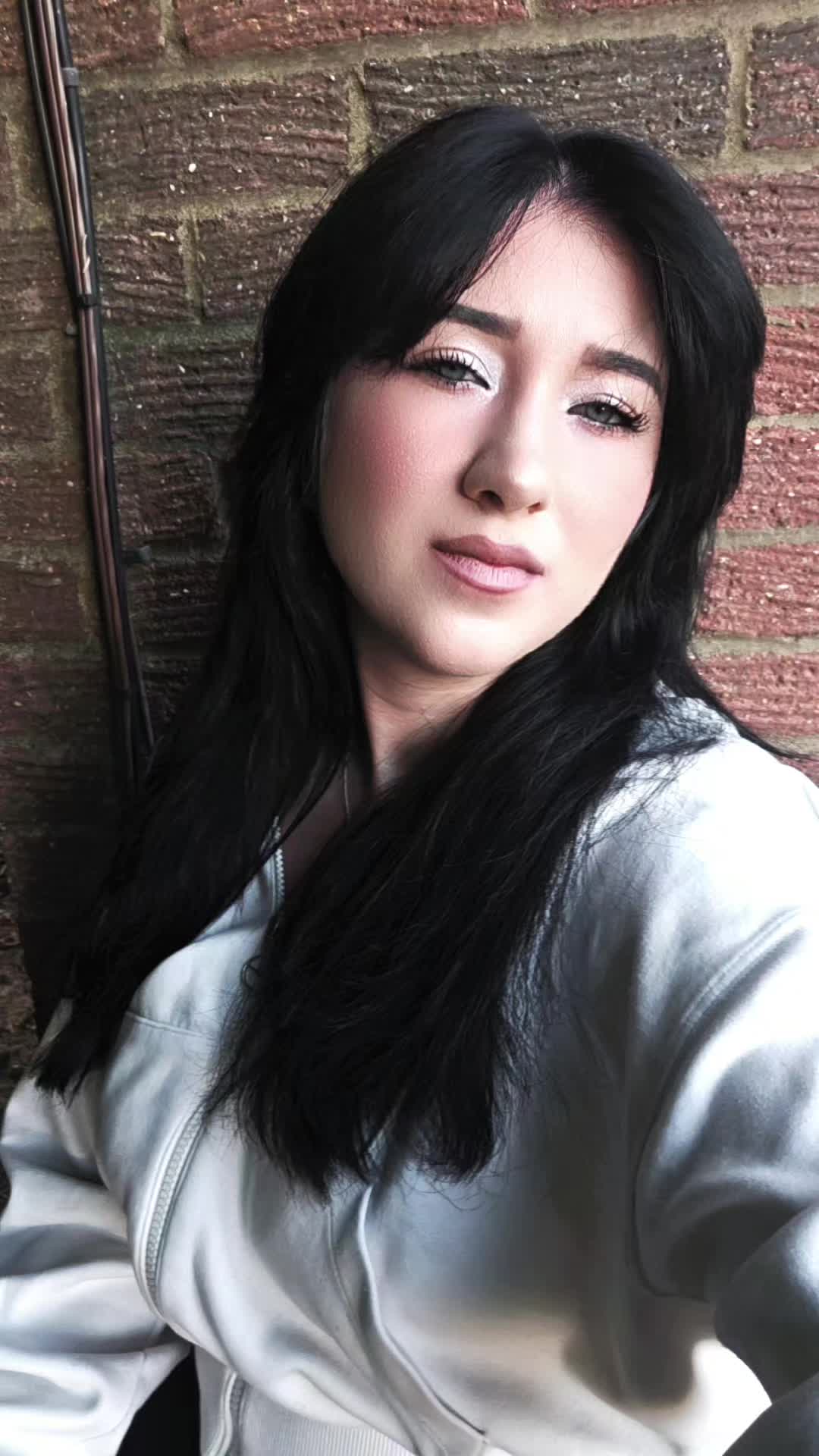 @🖤
