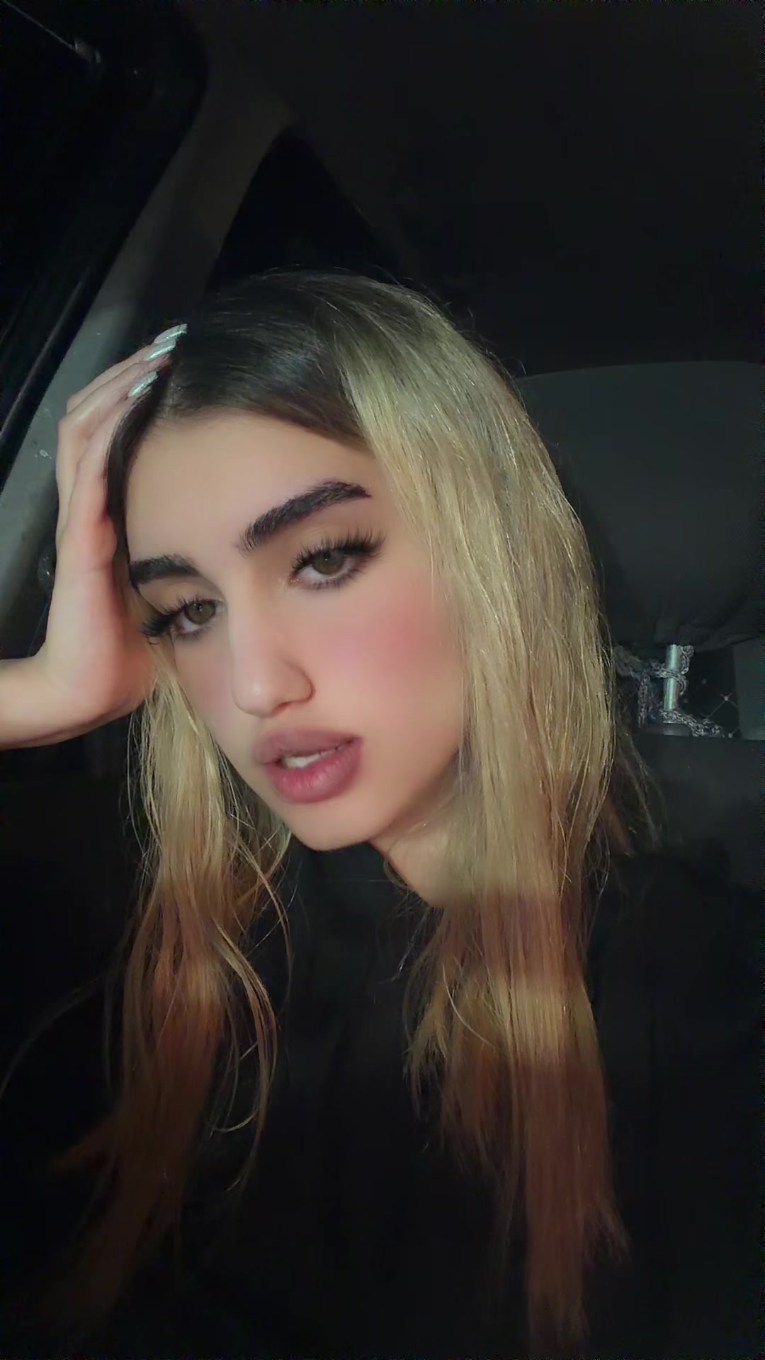 @elenahmadi1