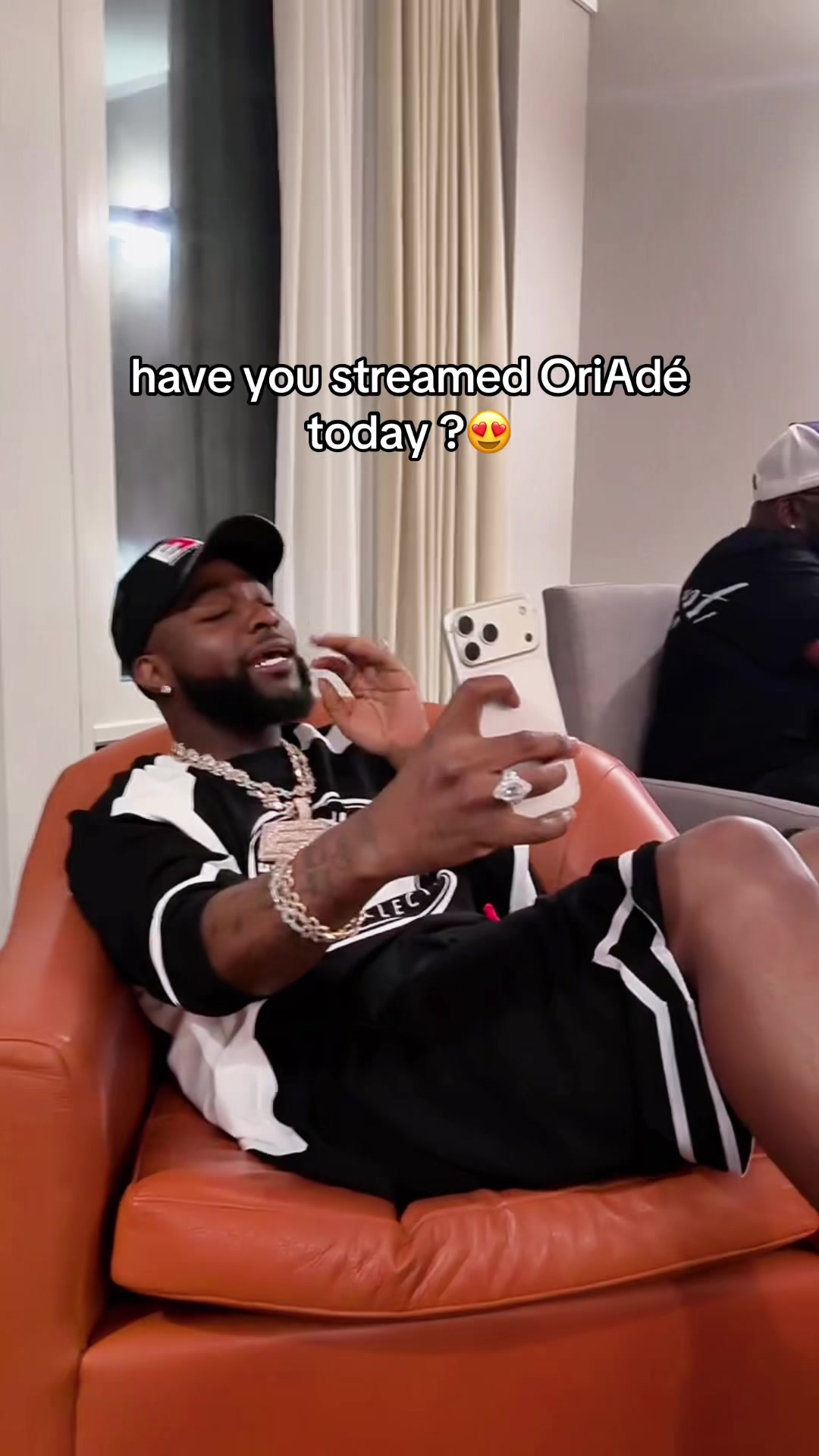 @EVERYTHING DAVIDO ❤️