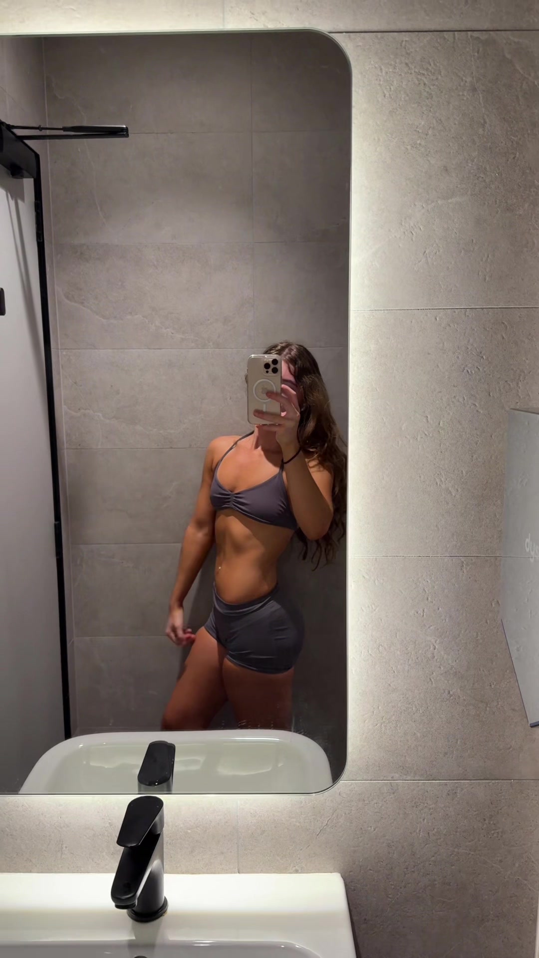 @kirrafit