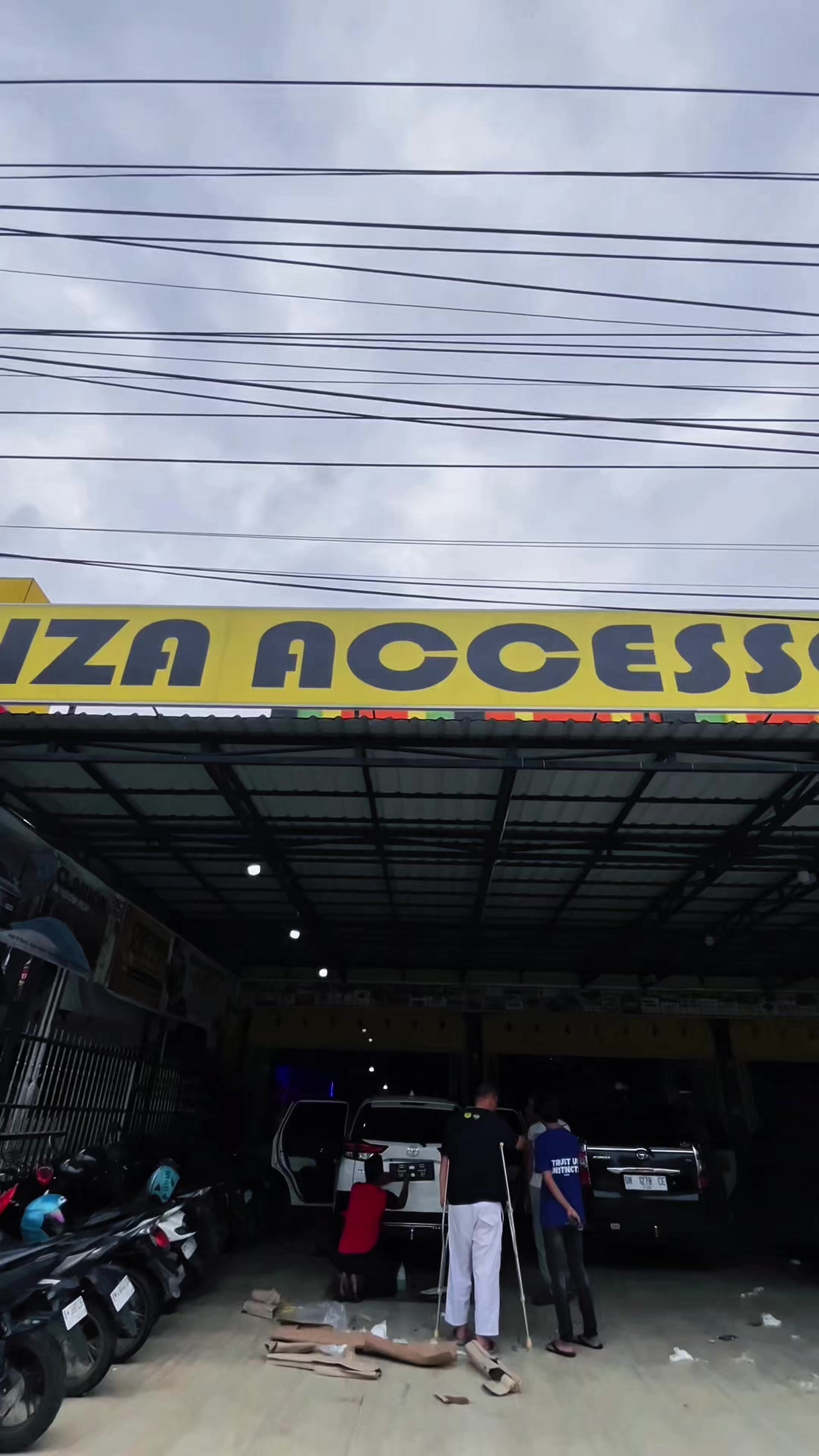 @Iza Accesories Mobil