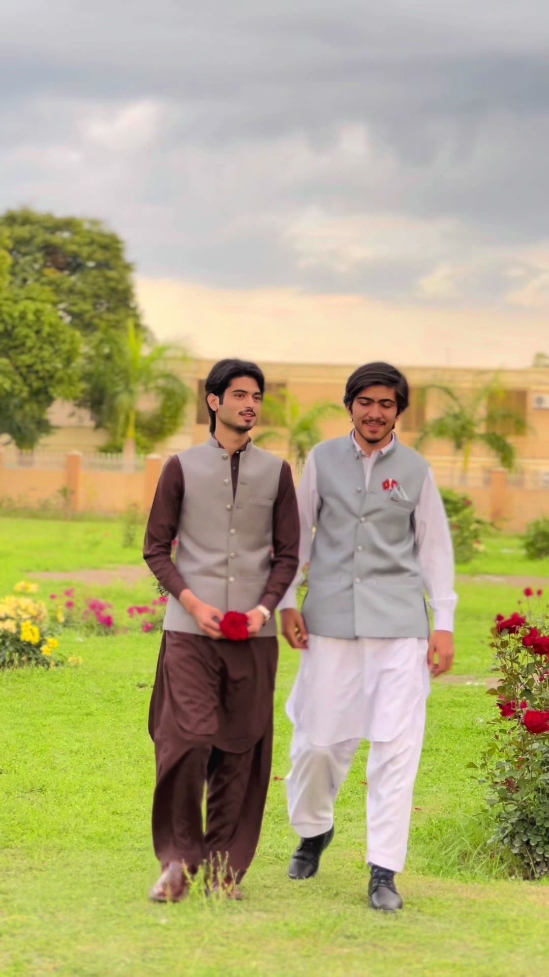 @&bull;ᗩنUU AFGHAN&bull; 🚩