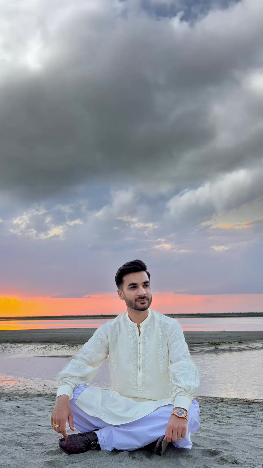 @Adv Malik Anees Jaura