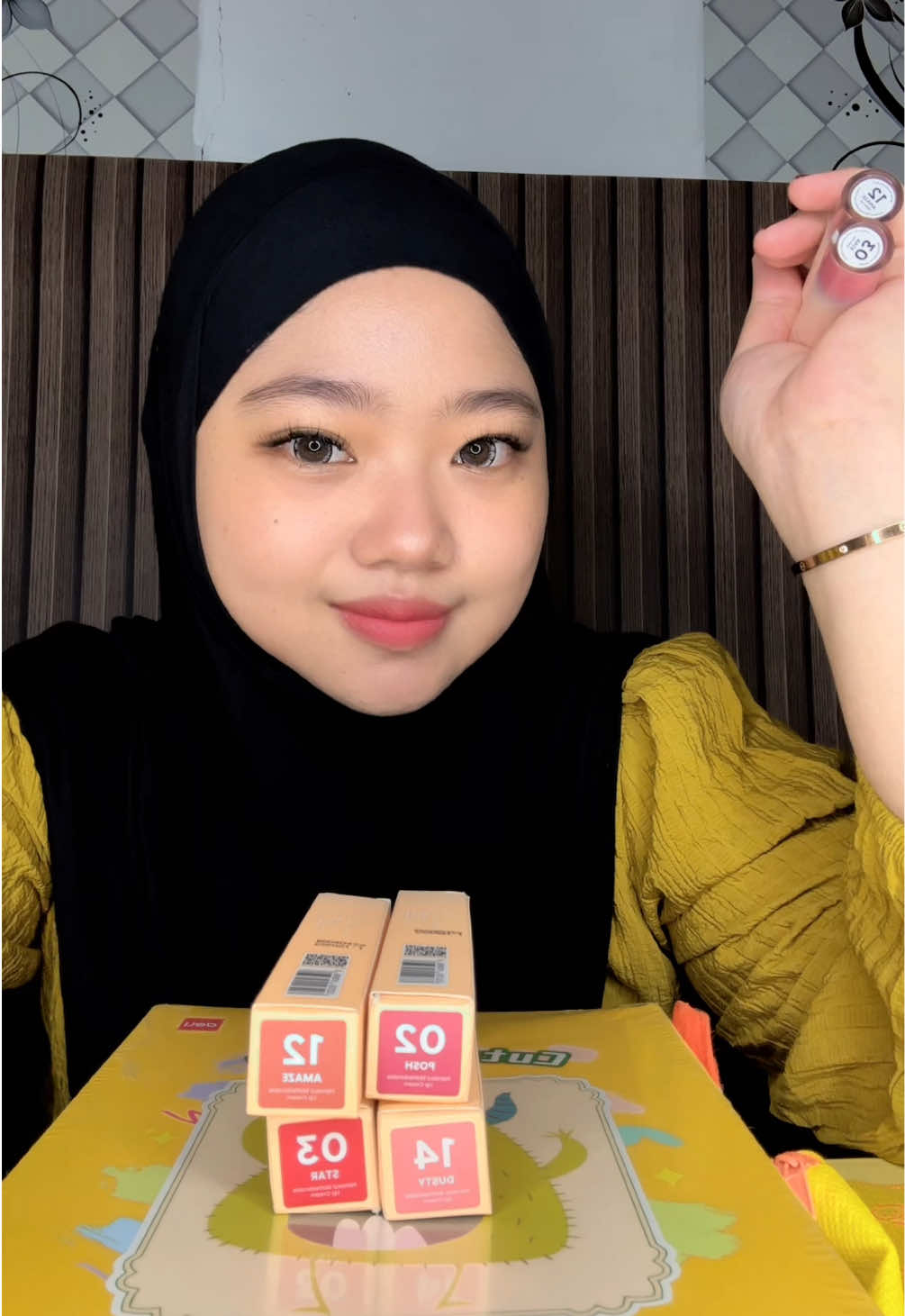 @just Kiira with a camera