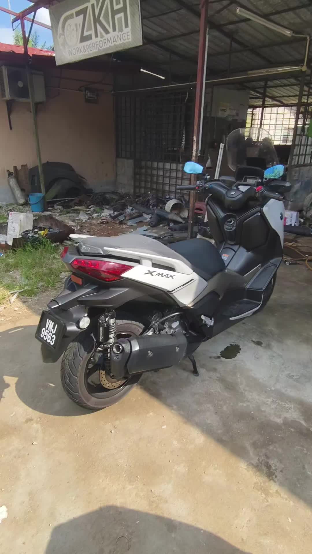 @ahli mesyuarat tingkap