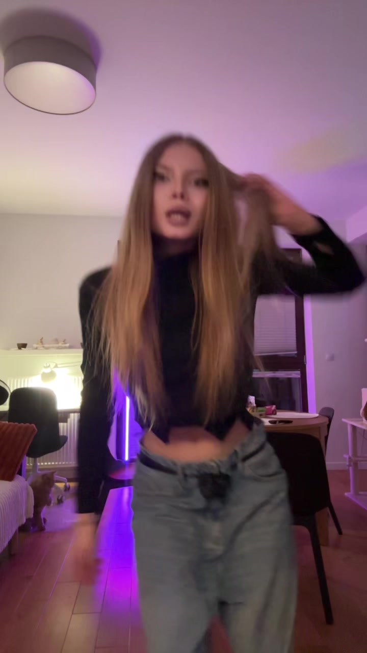 @аня