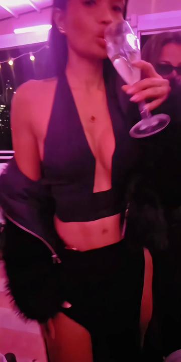 @_mayari_