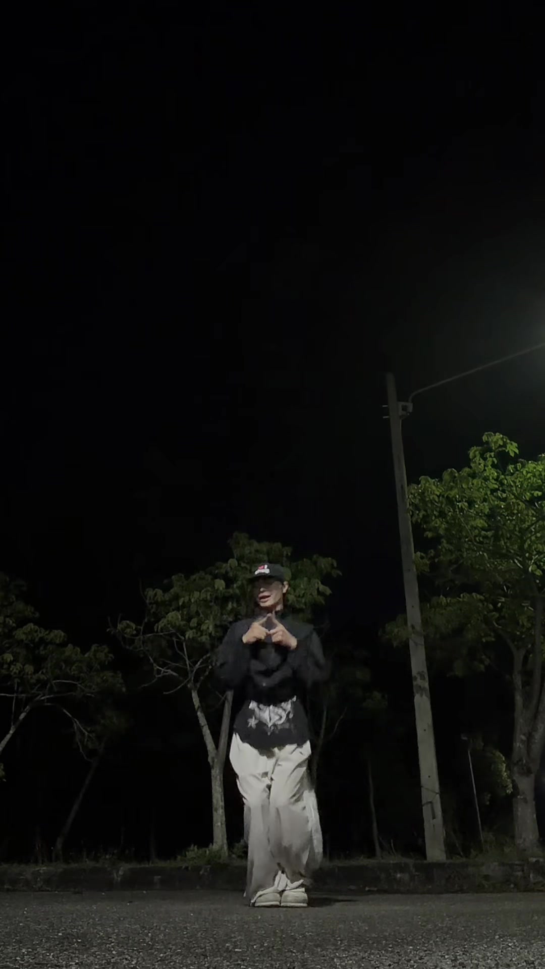 @mon