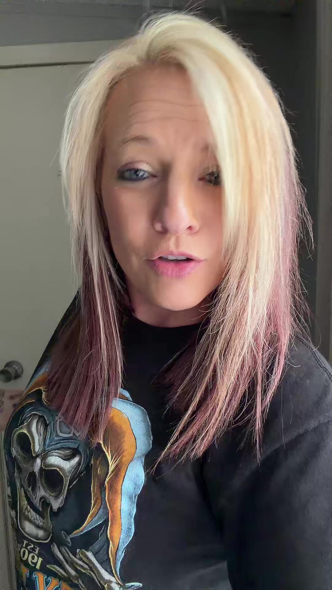 @CrimsonCorgiQueen🤑🍑