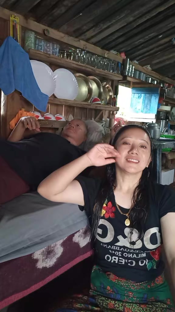 @❣️Crjana 💖 Gurung❣️