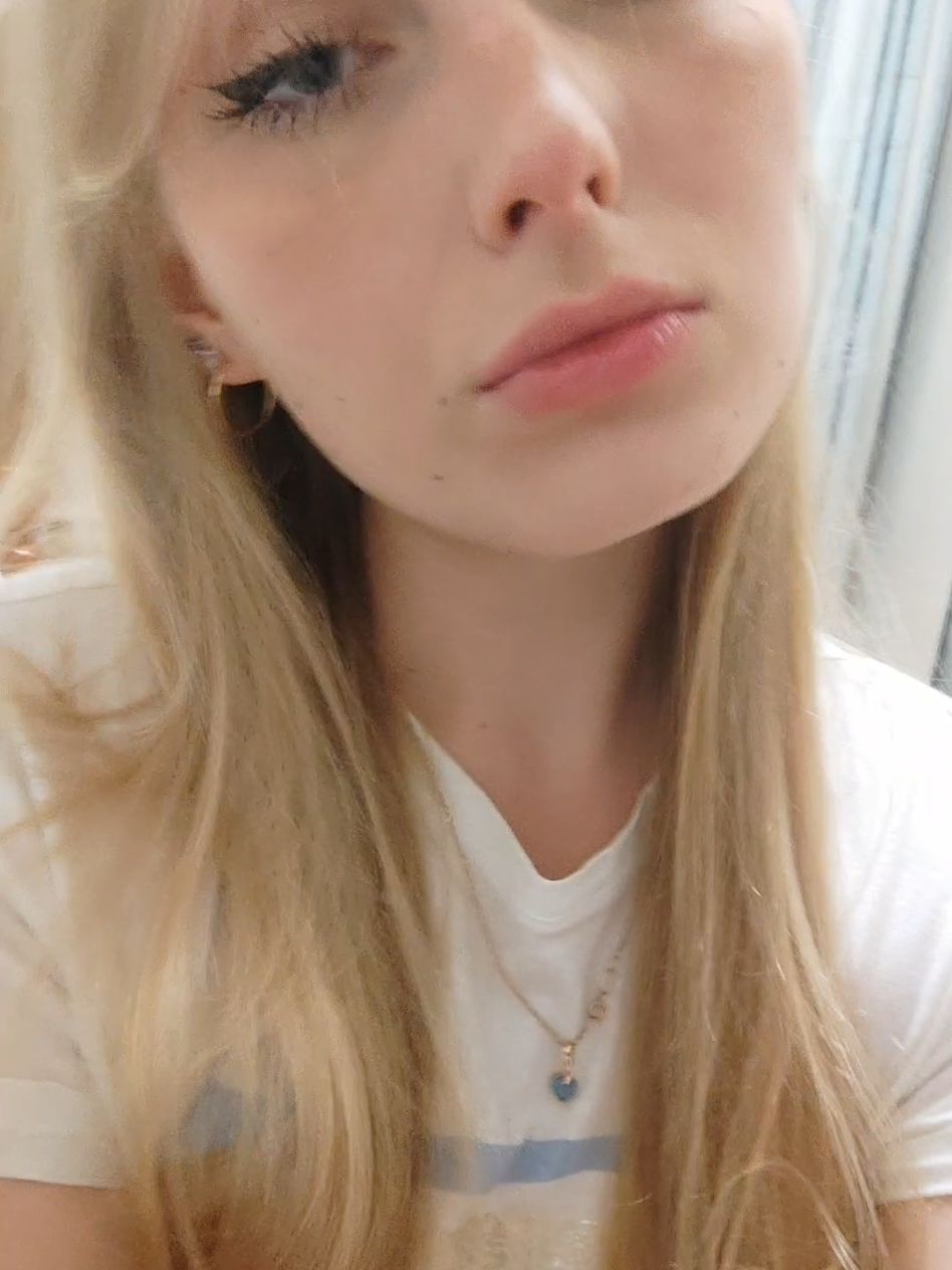 @😨