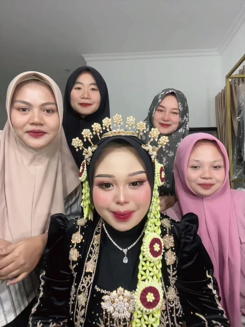 @Zahra Mua