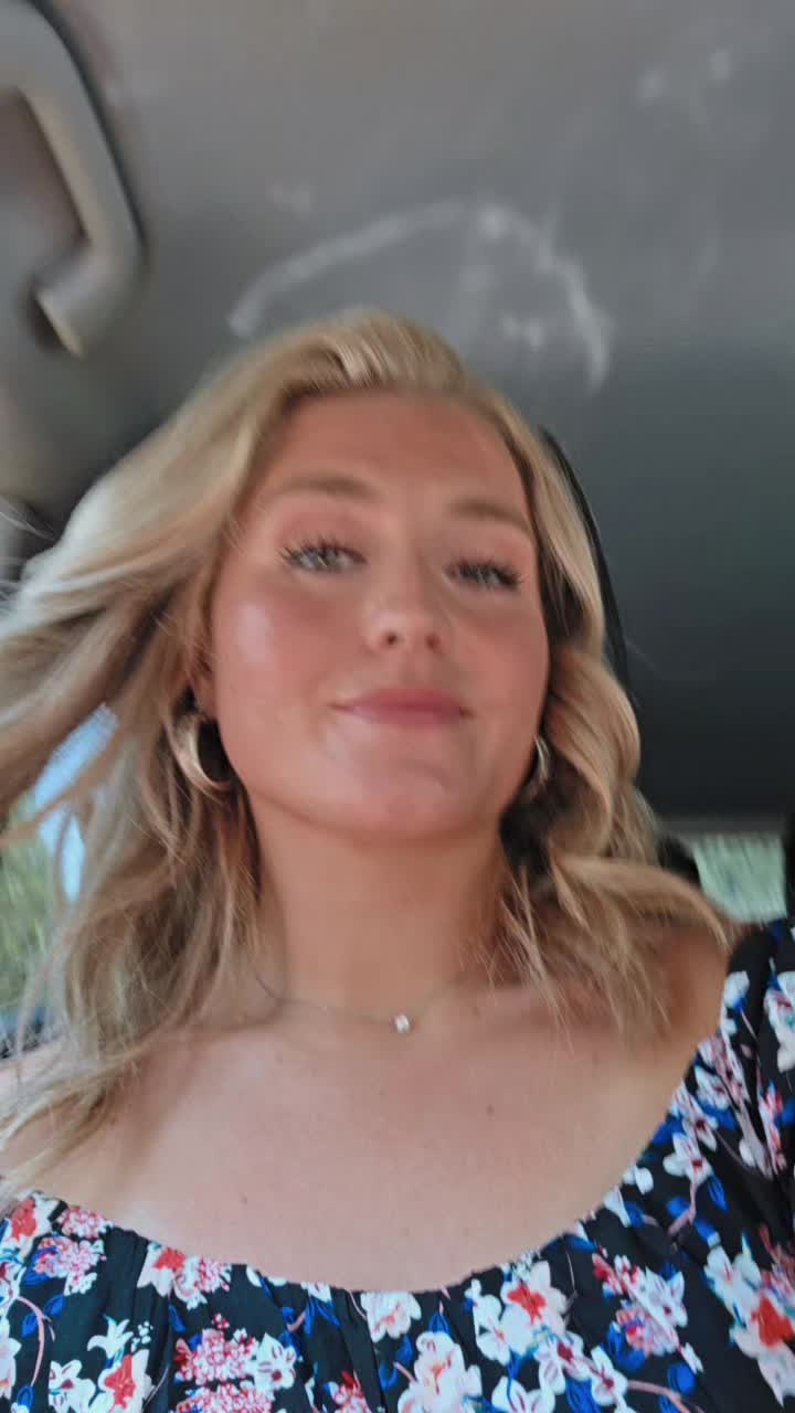 @KellyBelly