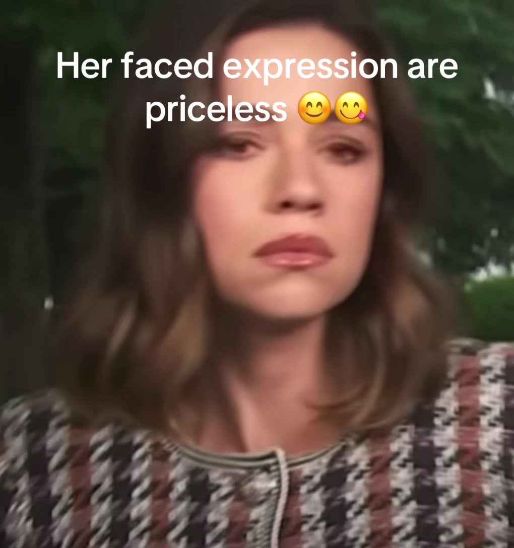 @Elara