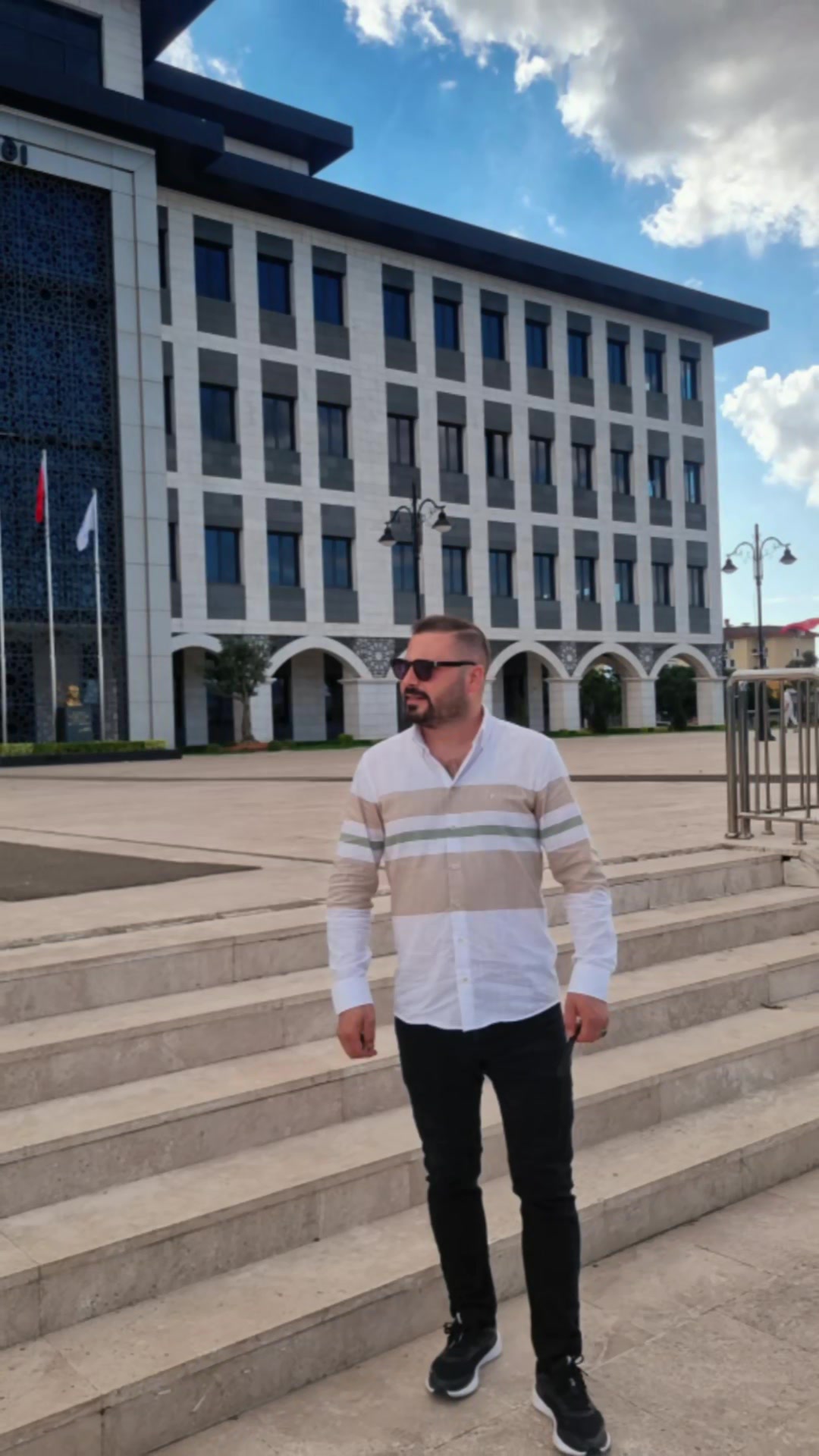 @ÖZGÜR