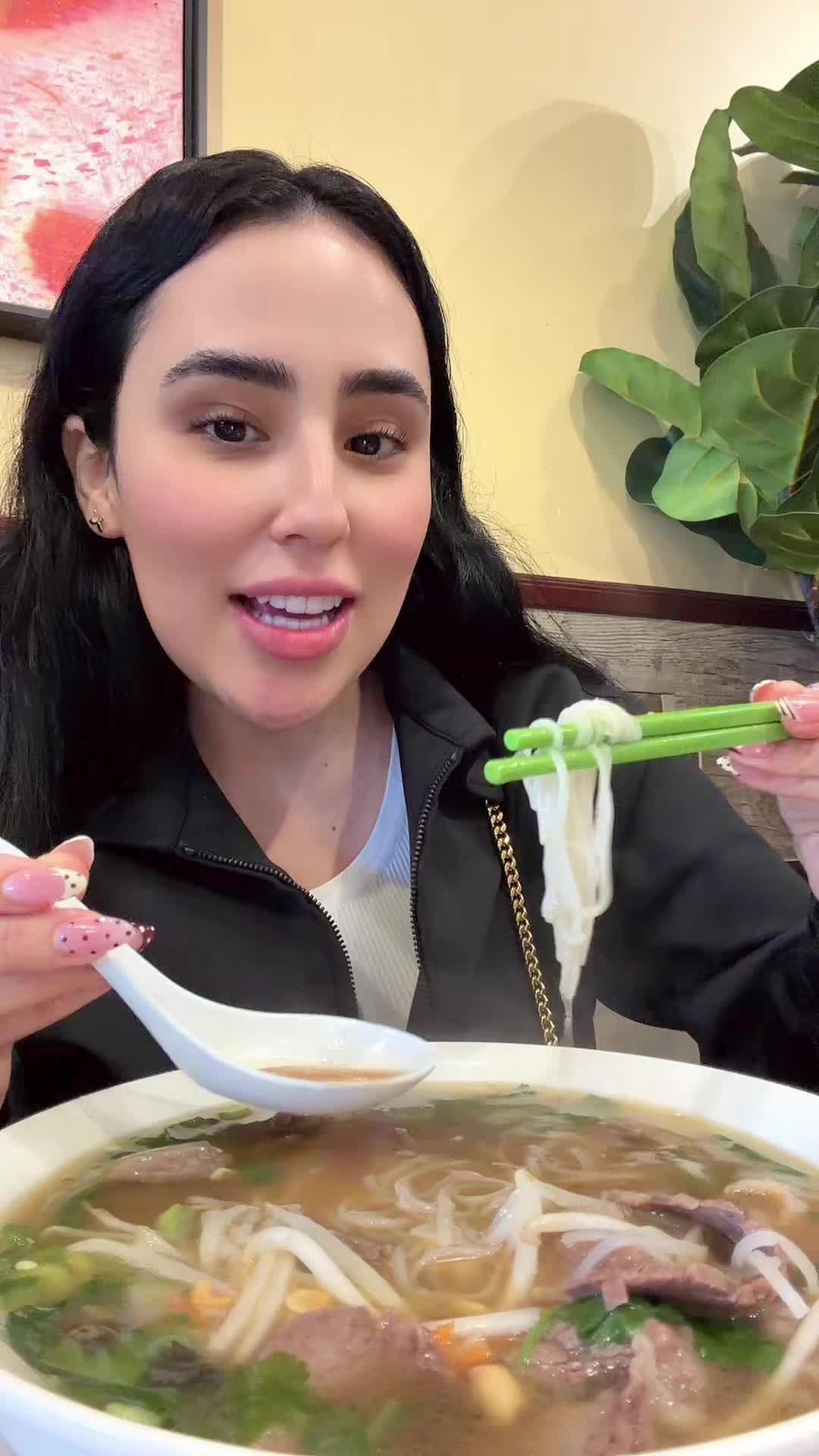 @stephaniereyex