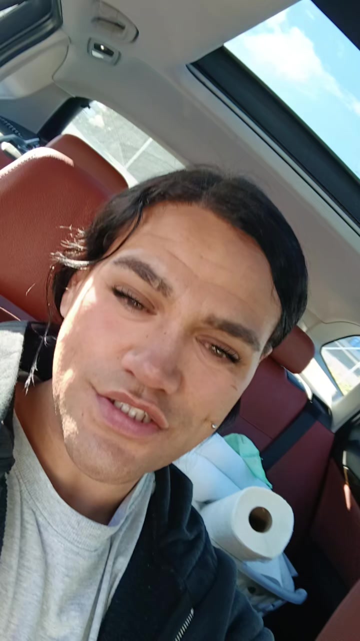 @Eahbitch