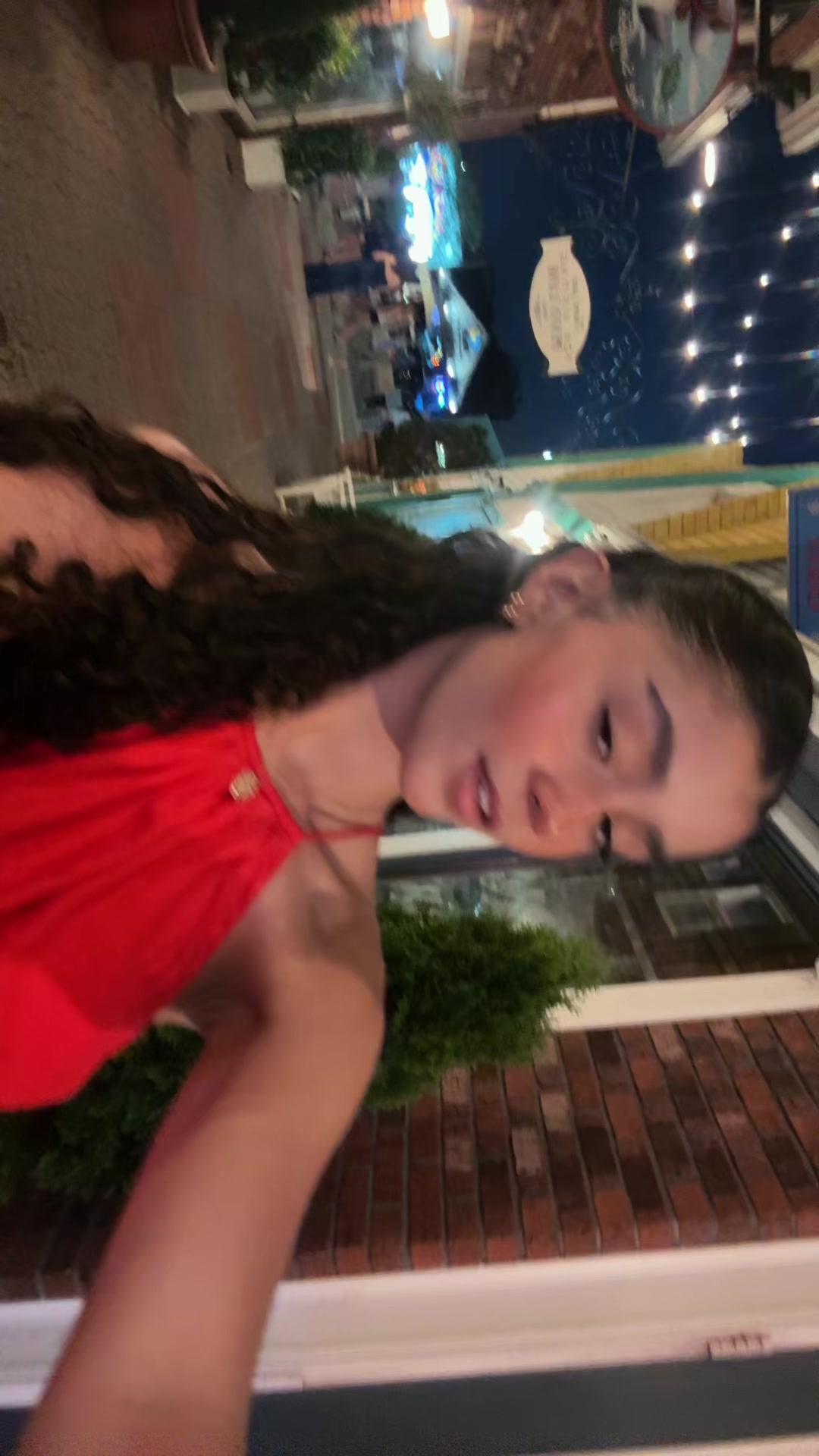 @lauraa