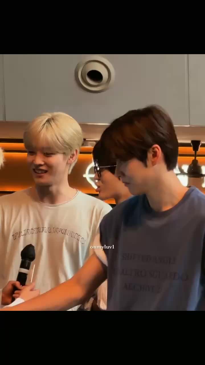 @𝒶𝓃𝒾𝓈𝒽𝒶 ☆🍉
