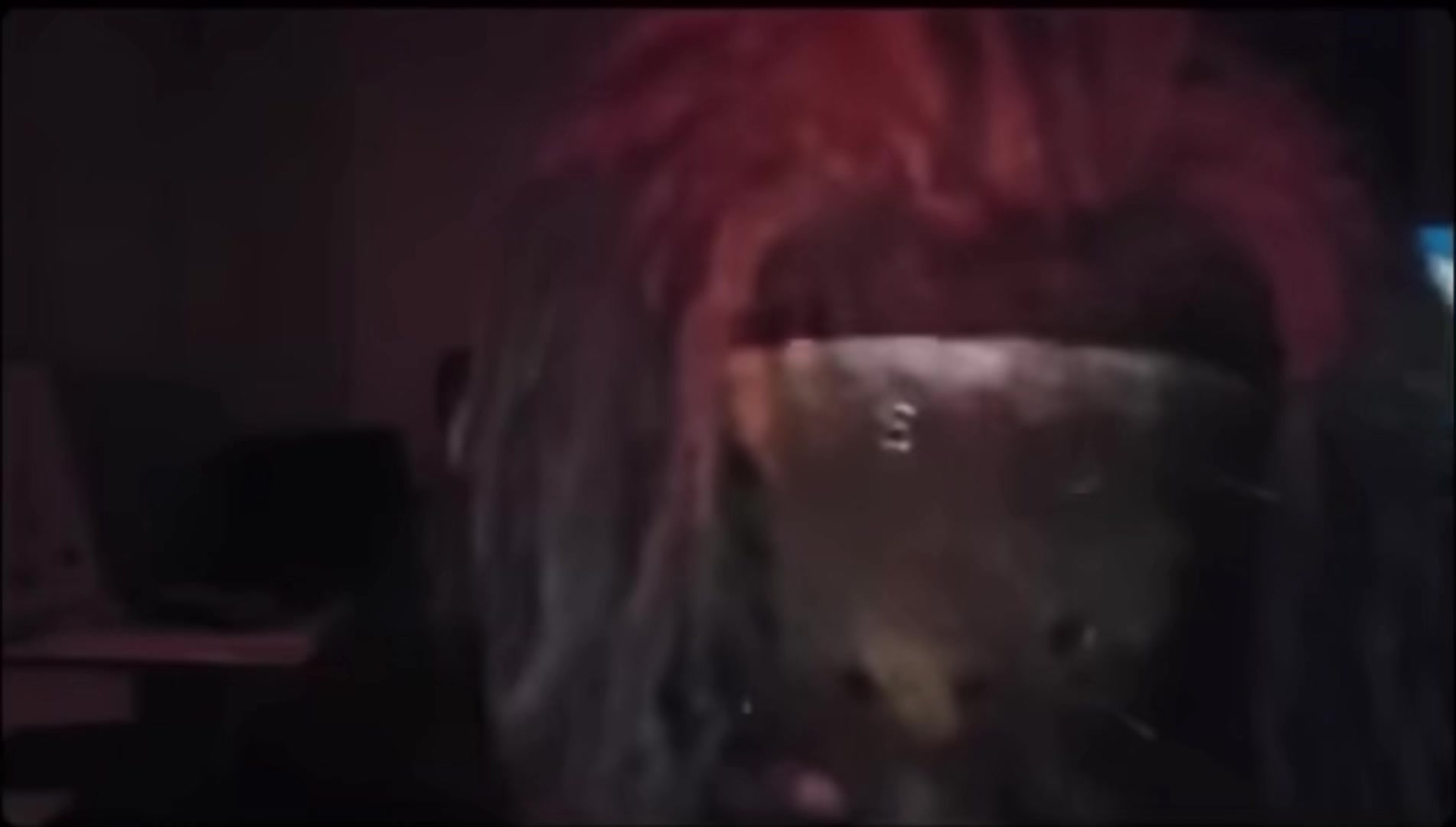@￴