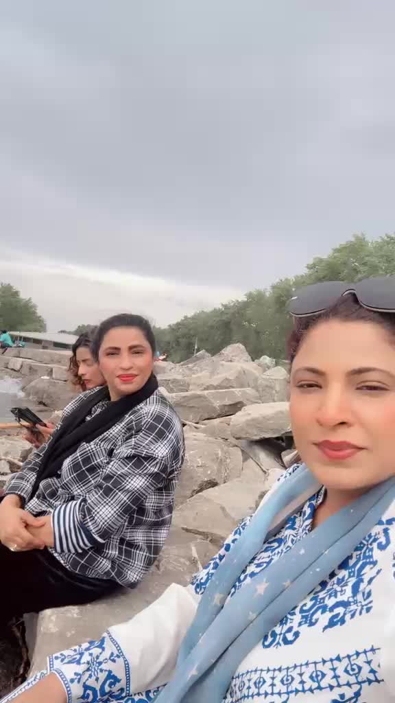 @Nusrat Abbasi