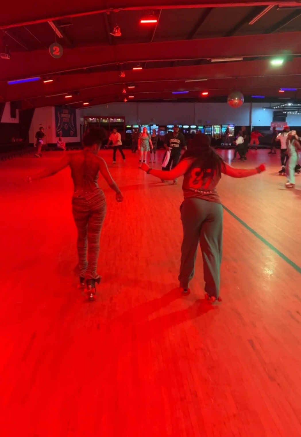 @TatiDondada | Learn to Skate🛼