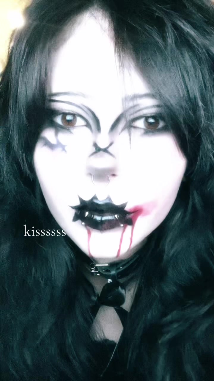 @⃝𖤐⋆