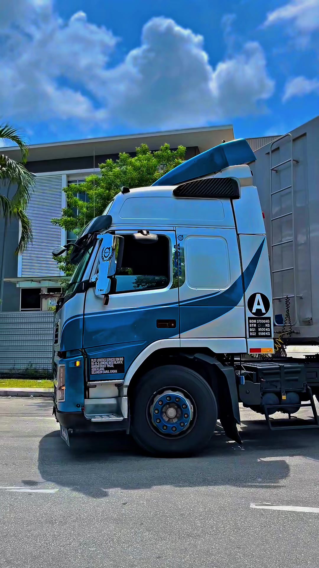 @Macha Truckers
