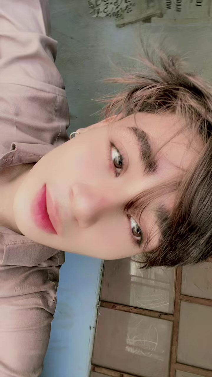 @H🌚9