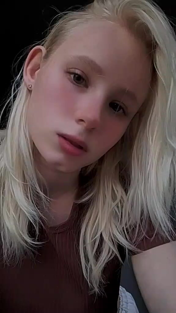 @Анютки🌛