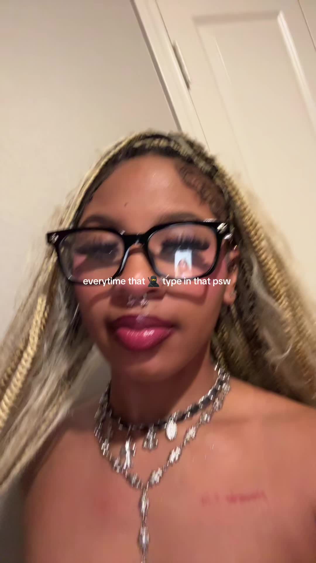 @️