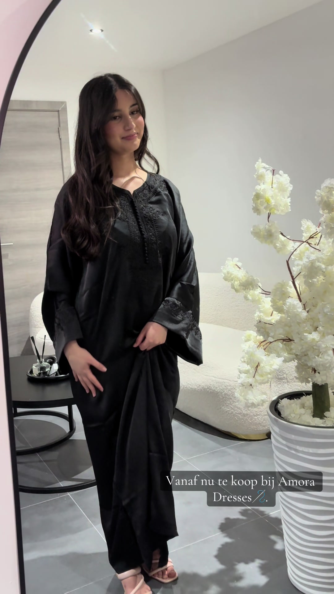 @Amora.Dresses