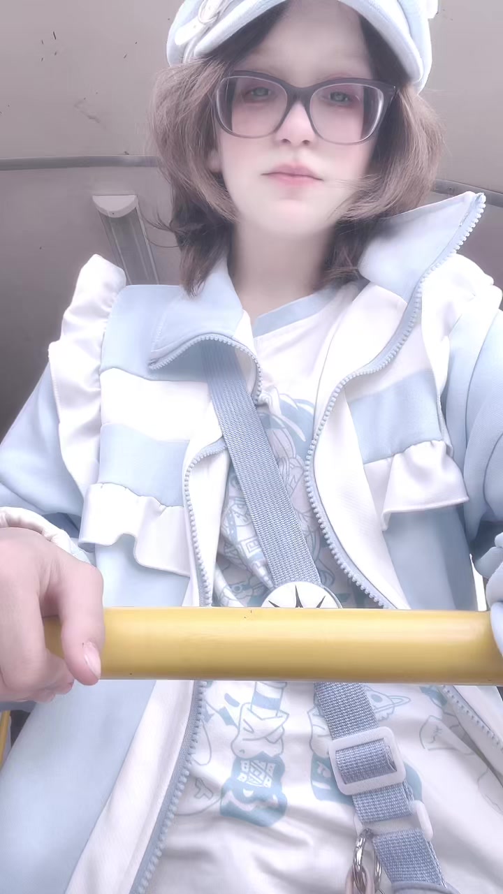 @゚・✧☁️ . ᴀʟᴇxɪᴢ ꒷꒦꒷ !