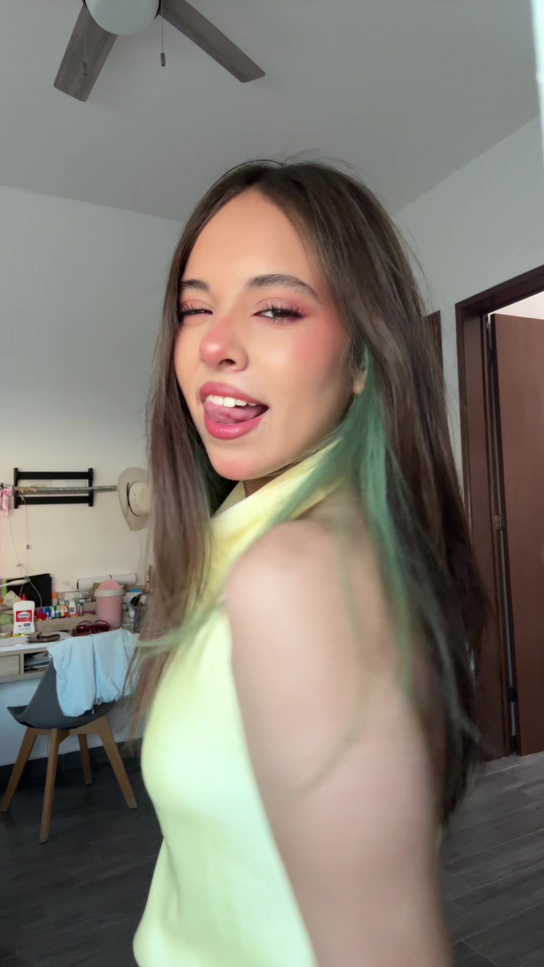 @menana.lowkey