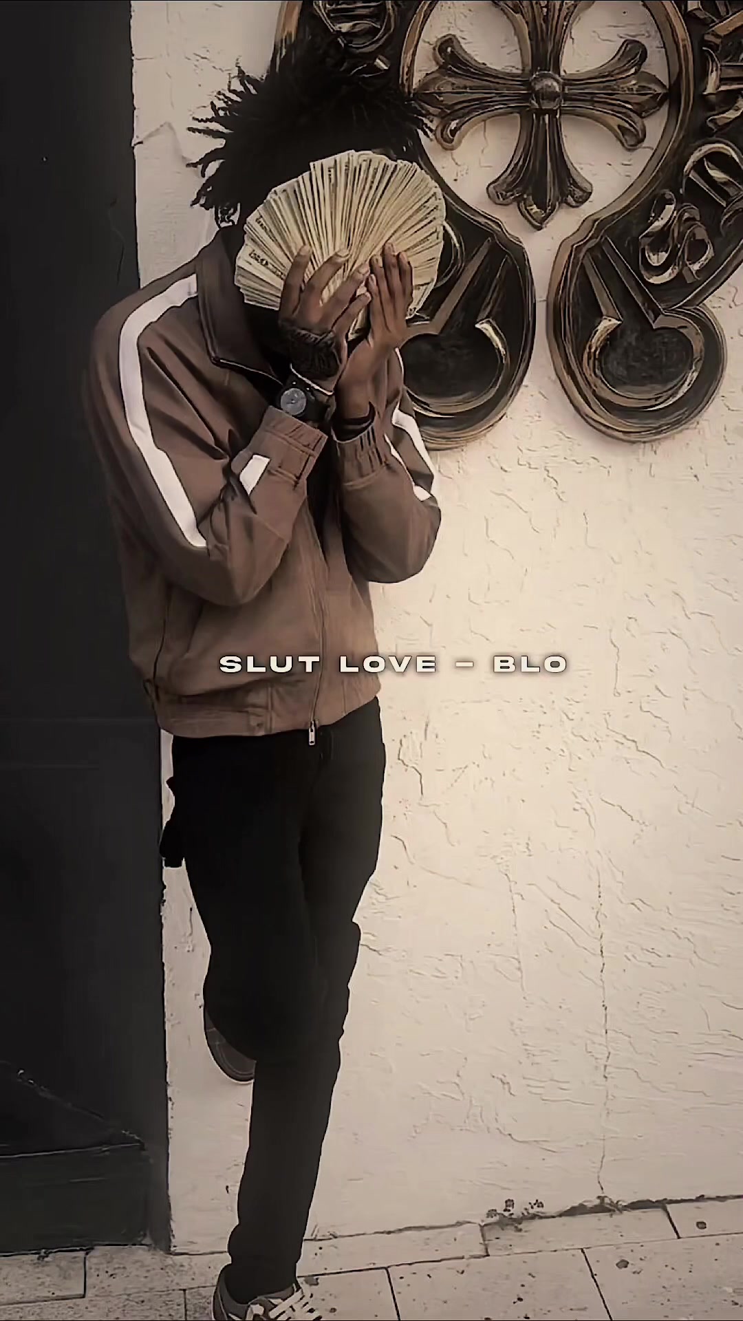 @️