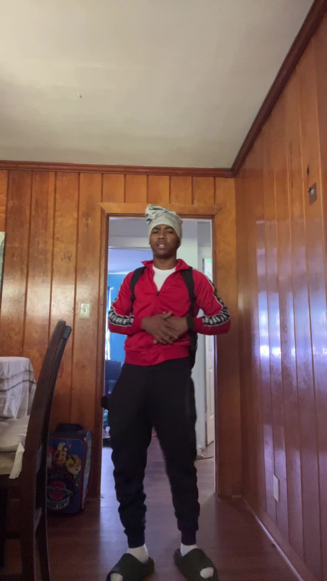 @Moneyydontsleep