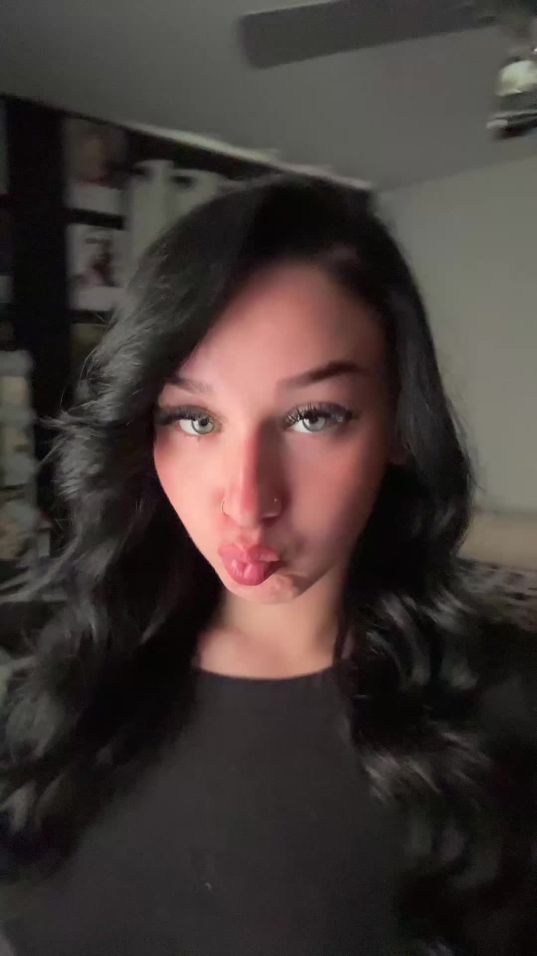 @bella