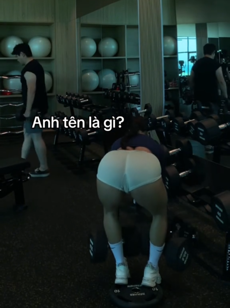 @G&aacute;i Xinh Tập Gym 💪